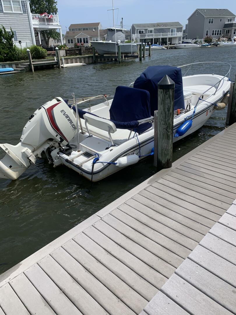 Slide: The Image of Boston Whaler 18' Dauntless 2001 - 5280859