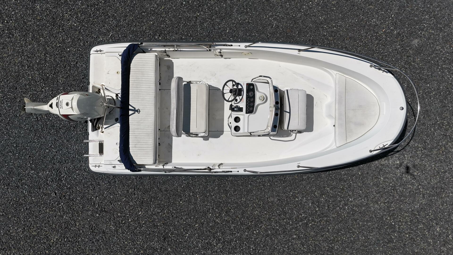 Slide: The Image of Boston Whaler 18' Dauntless 2001 - 5290951