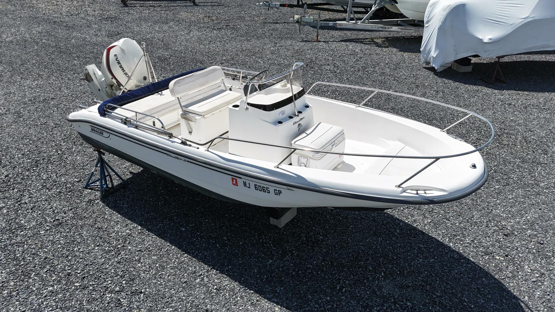 Slide: The Image of Boston Whaler 18' Dauntless 2001 - 5290956