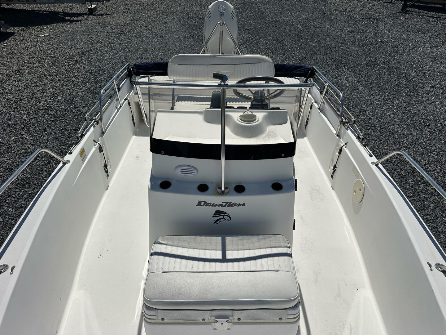 Slide: The Image of Boston Whaler 18' Dauntless 2001 - 5290959