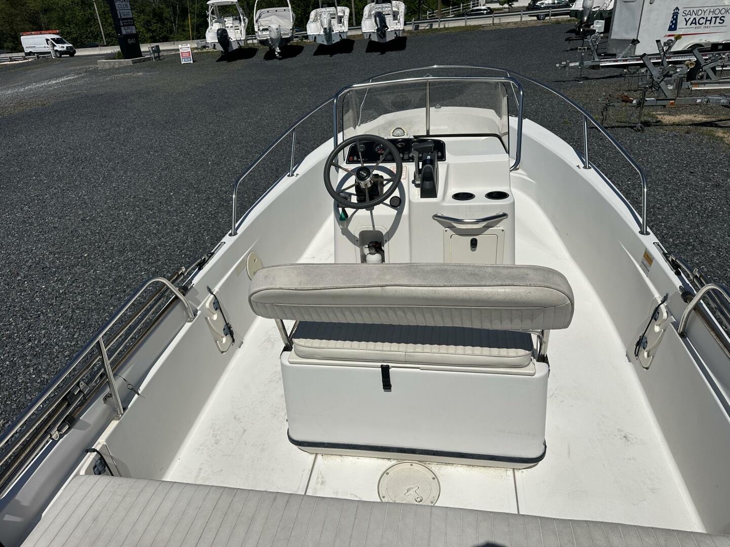 Slide: The Image of Boston Whaler 18' Dauntless 2001 - 5290960
