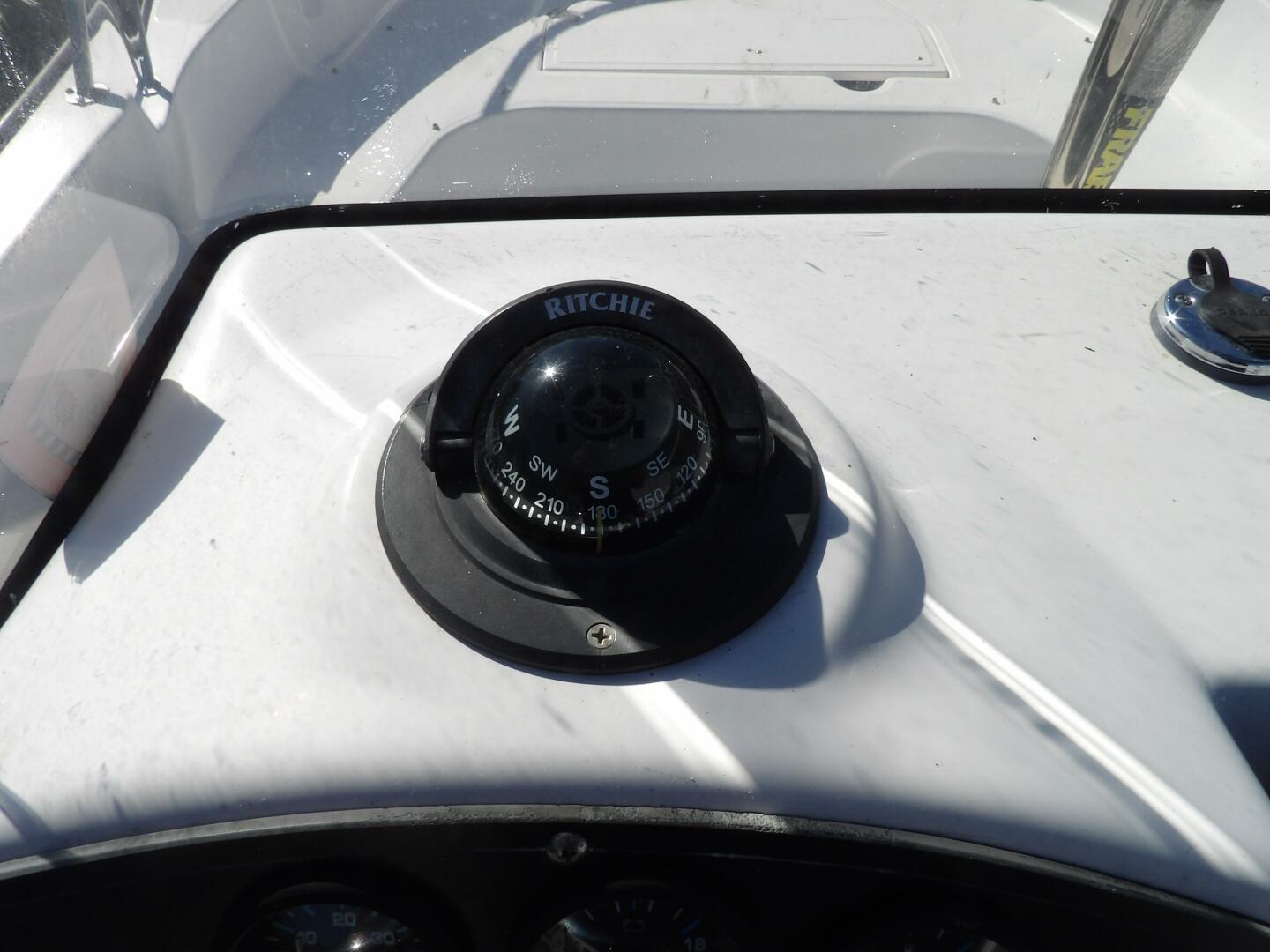 Slide: The Image of Boston Whaler 190 Montauk 2008 - 4122348