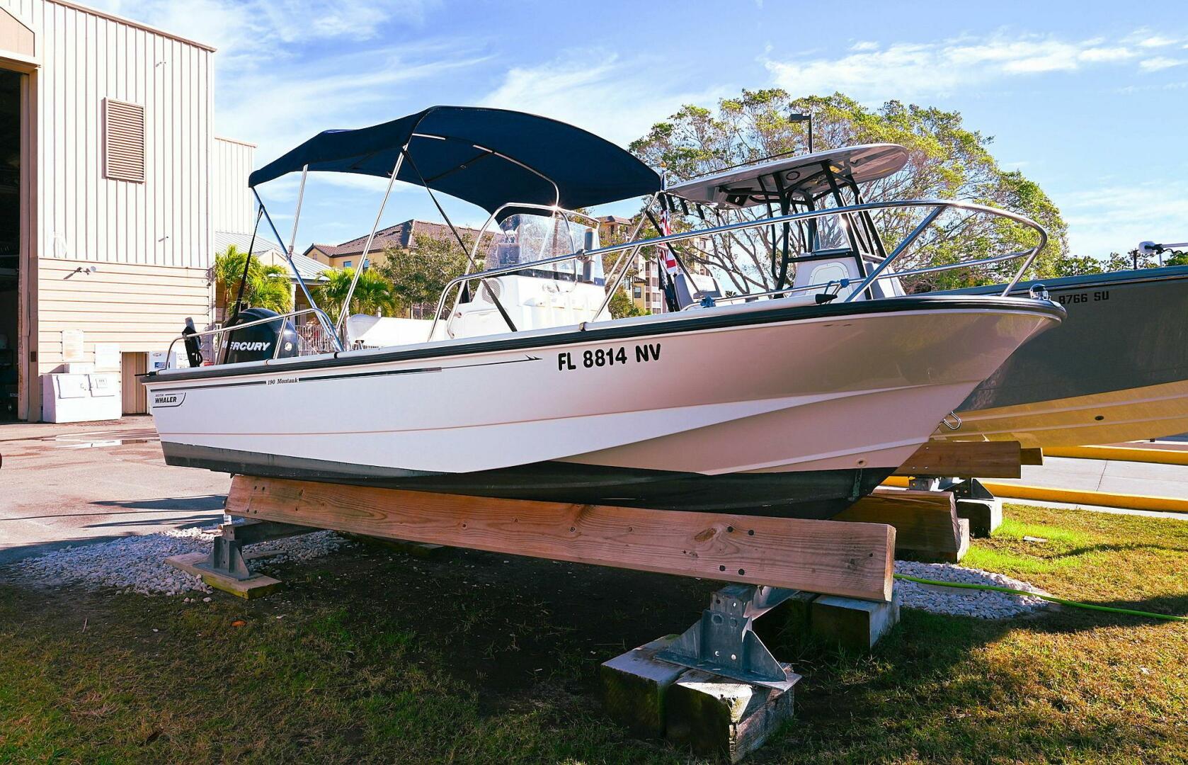 Slide: The Image of Boston Whaler 190 Montauk 2009 - 4896753