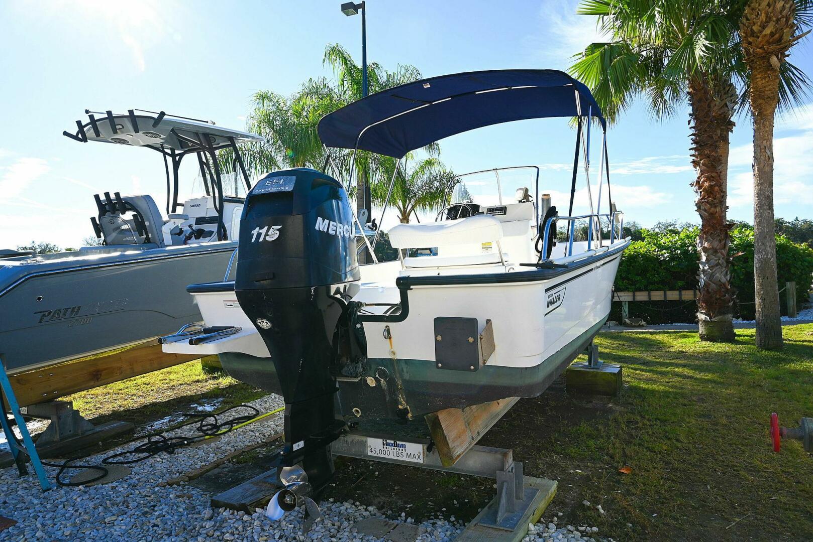 Slide: The Image of Boston Whaler 190 Montauk 2009 - 4896755