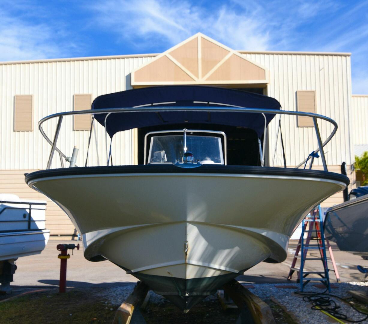 Slide: The Image of Boston Whaler 190 Montauk 2009 - 4896757