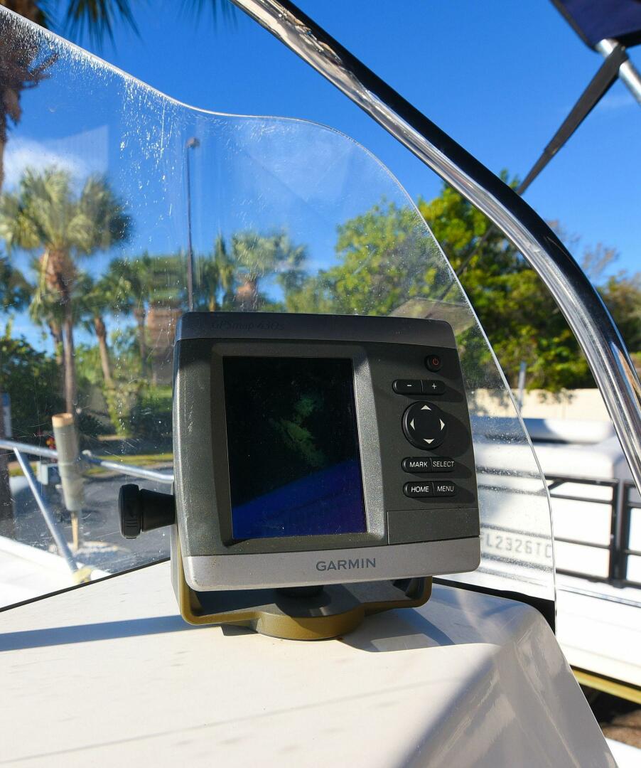 Slide: The Image of Boston Whaler 190 Montauk 2009 - 4896797