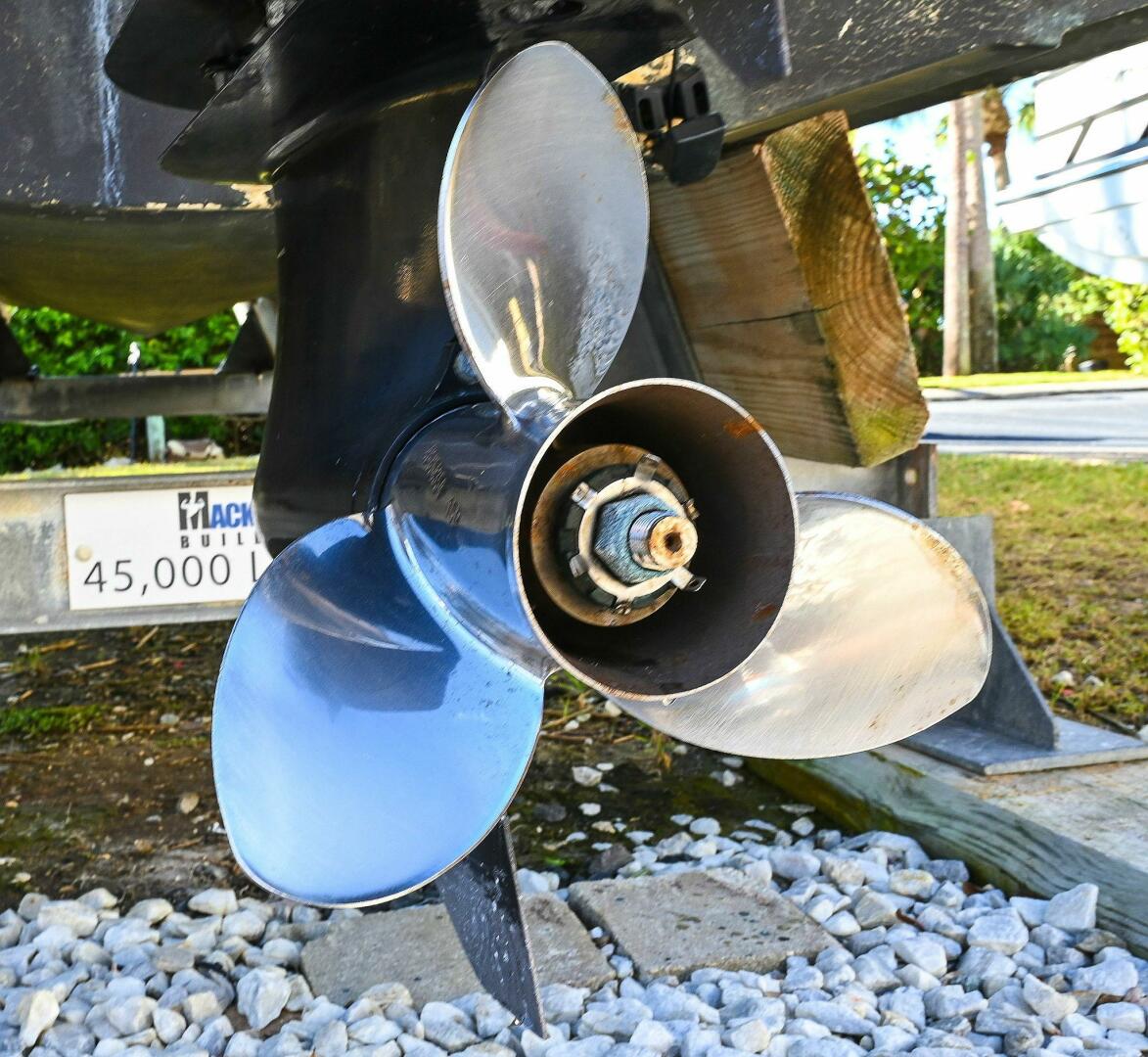 Slide: The Image of Boston Whaler 190 Montauk 2009 - 4896814