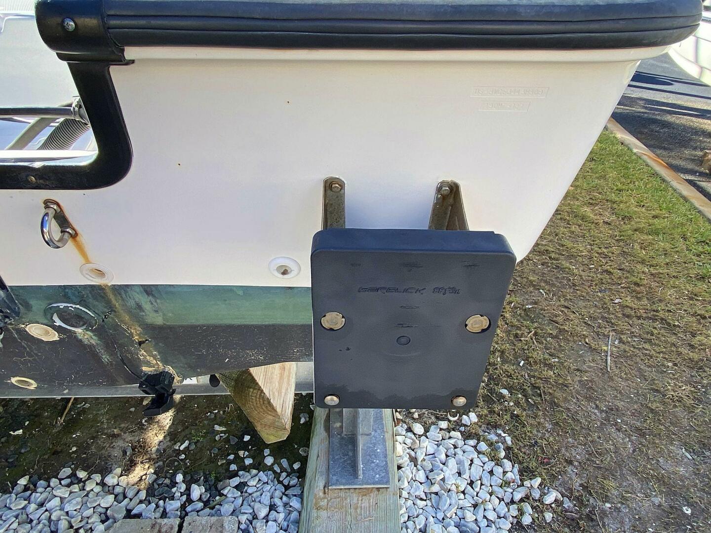 Slide: The Image of Boston Whaler 190 Montauk 2009 - 4896822