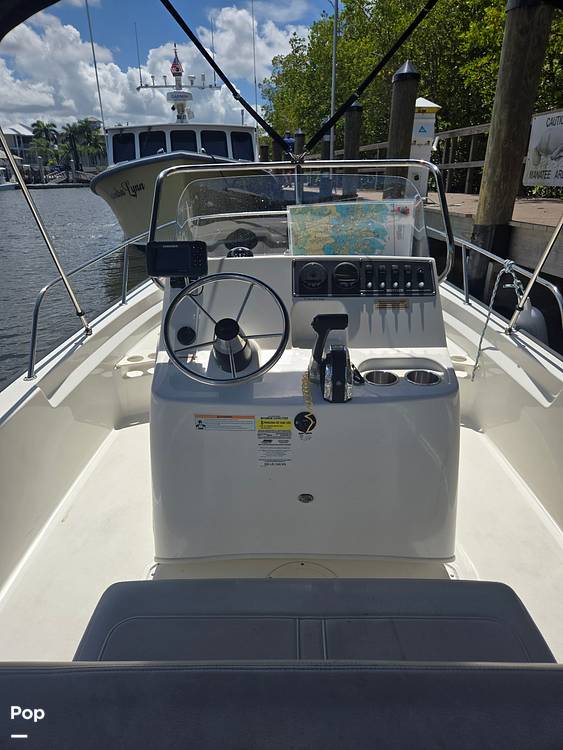 Slide: The Image of Boston Whaler 190 Montauk 2023 - 15573302
