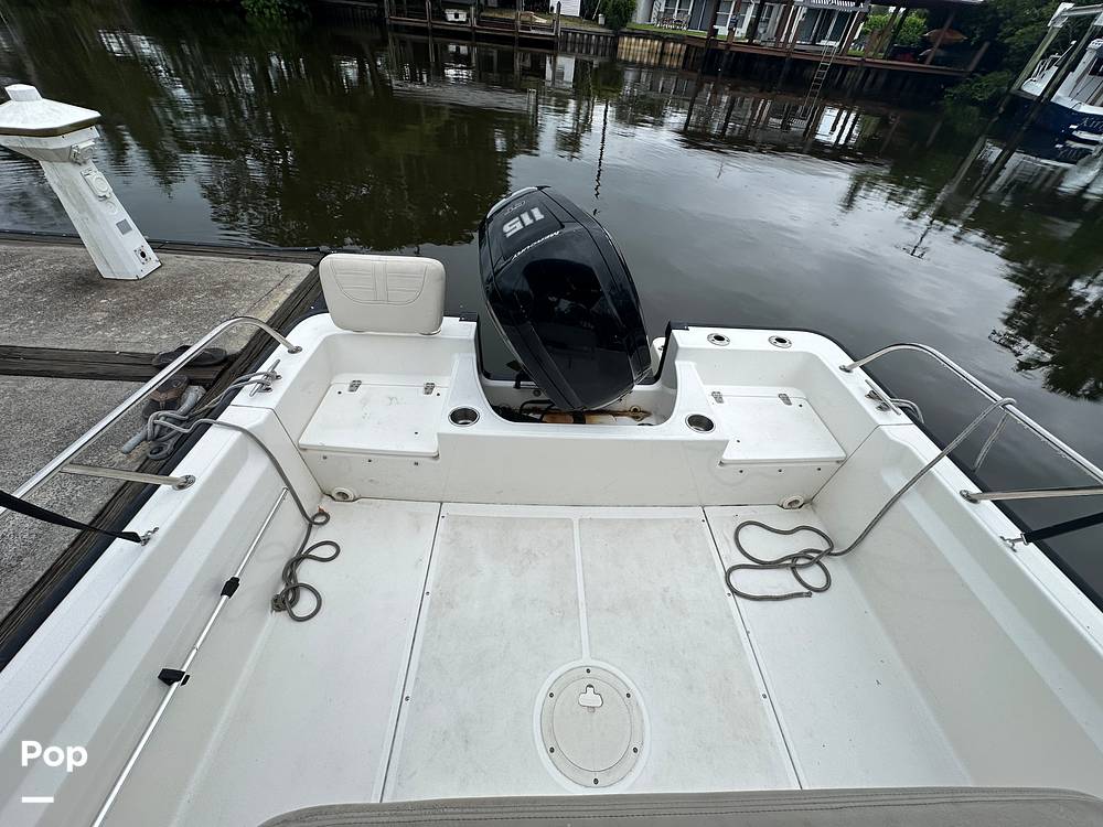 Slide: The Image of Boston Whaler 190 Montauk 2023 - 15455489