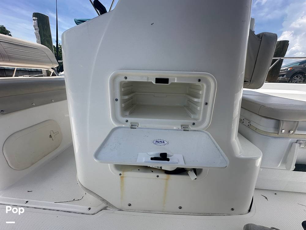 Slide: The Image of Boston Whaler 190 Montauk 2023 - 15647252