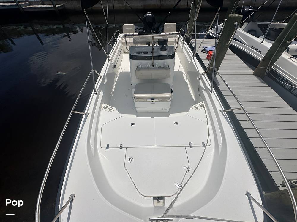 Slide: The Image of Boston Whaler 190 Montauk 2023 - 15647259