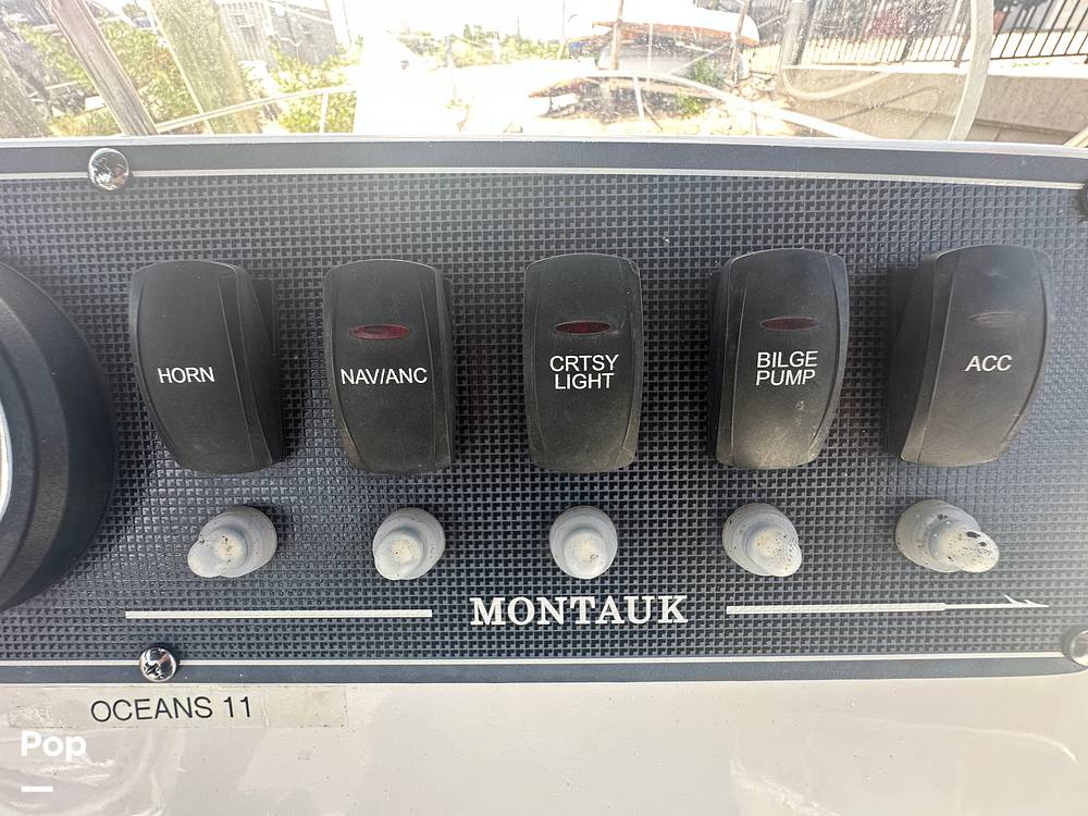 Slide: The Image of Boston Whaler 190 Montauk 2023 - 15647274