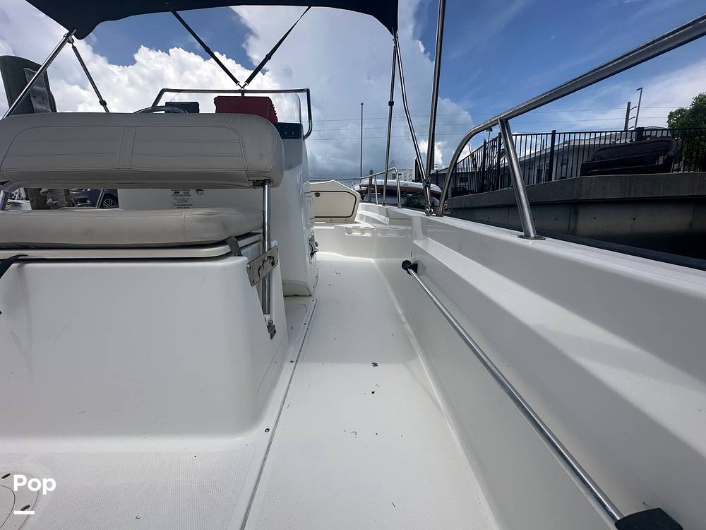 Slide: The Image of Boston Whaler 190 Montauk 2023 - 15647280