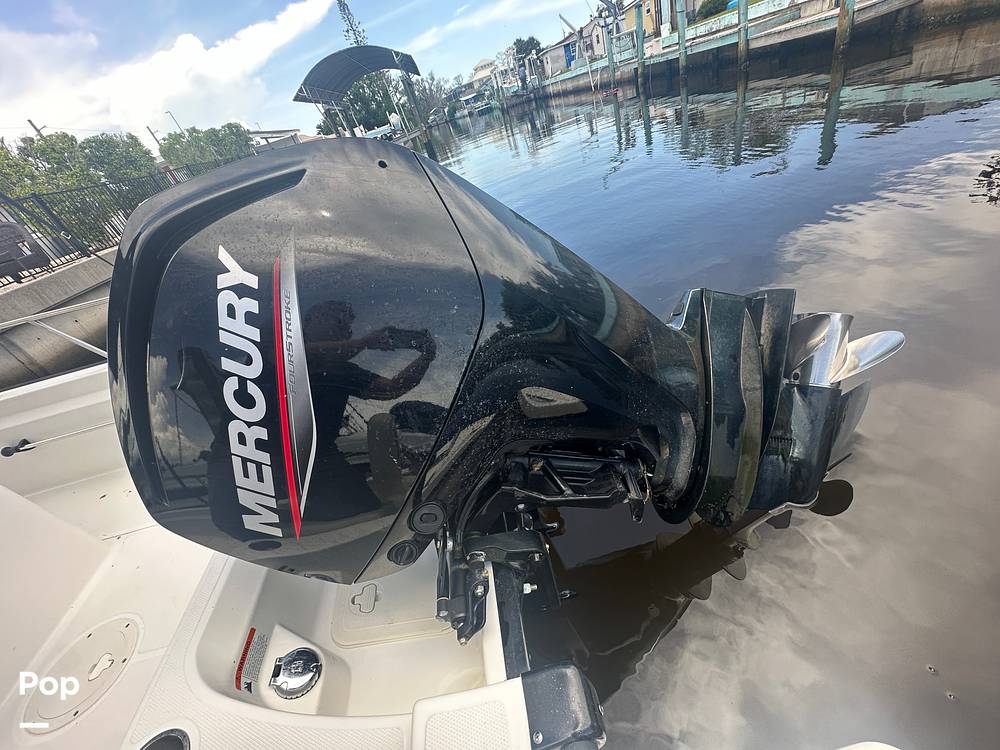 Slide: The Image of Boston Whaler 190 Montauk 2023 - 15647286