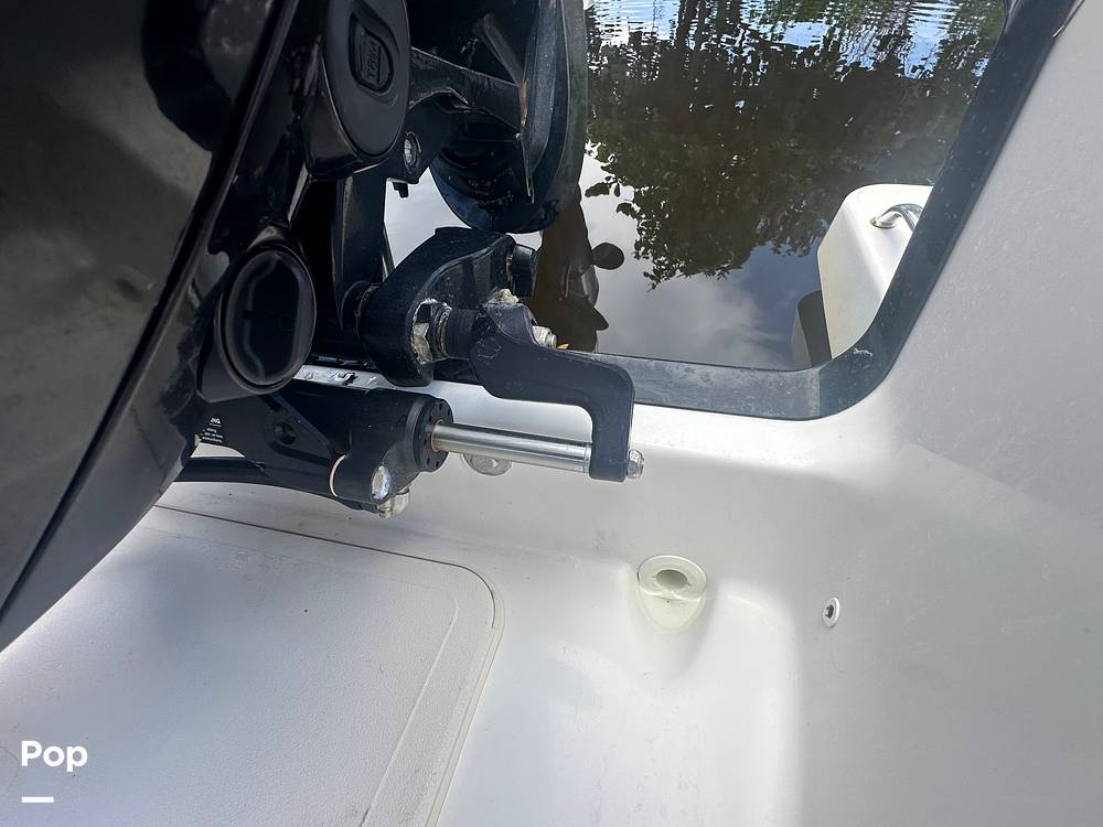 Slide: The Image of Boston Whaler 190 Montauk 2023 - 15647289