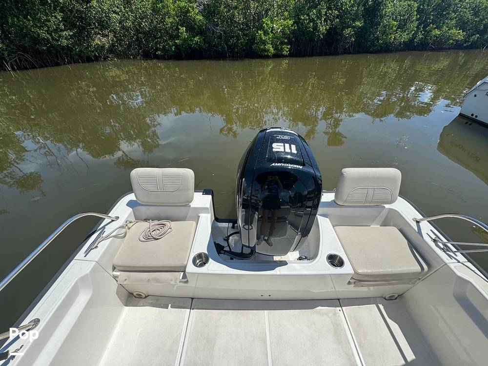 Slide: The Image of Boston Whaler 190 Montauk 2023 - 15674455