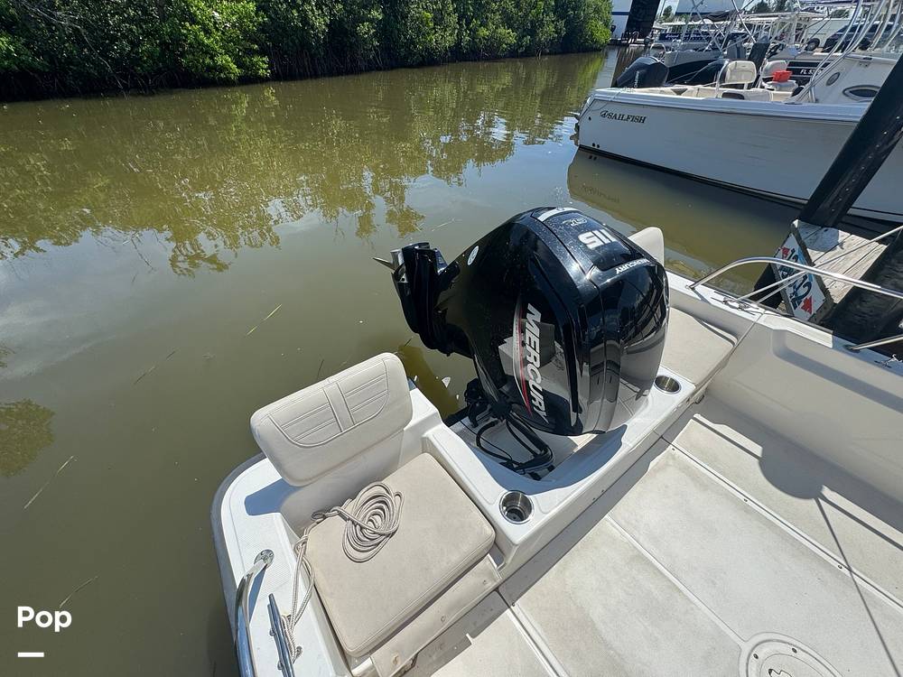 Slide: The Image of Boston Whaler 190 Montauk 2023 - 15674456