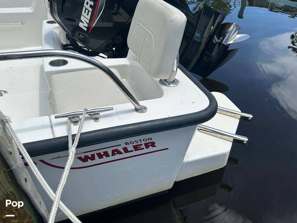 Slide: The Image of Boston Whaler 190 Montauk 2023 - 15647249