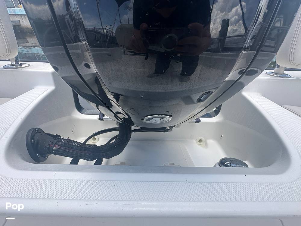 Slide: The Image of Boston Whaler 190 Montauk 2023 - 15647288
