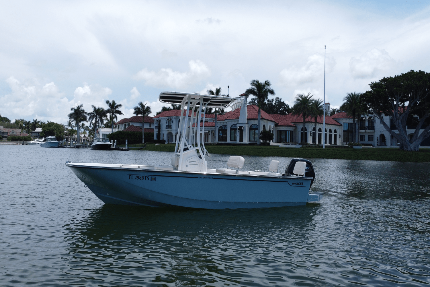 Slide: The Image of Boston Whaler 190 Montauk 2024 - 1