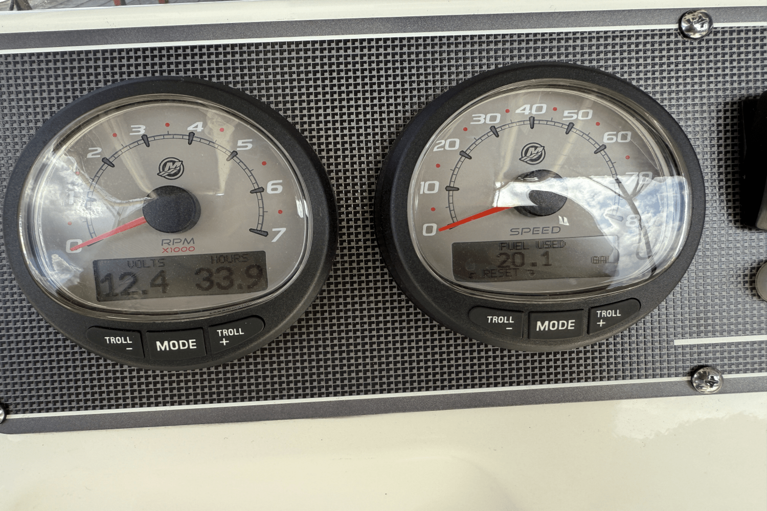 Slide: The Image of Boston Whaler 190 MONTAUK 2024 - 12