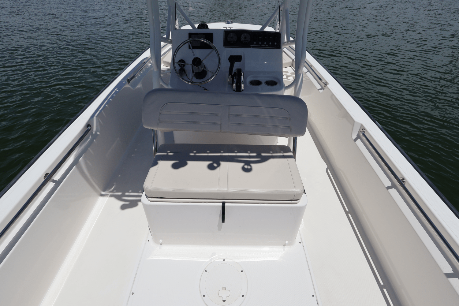 Slide: The Image of Boston Whaler 190 Montauk 2024 - 14