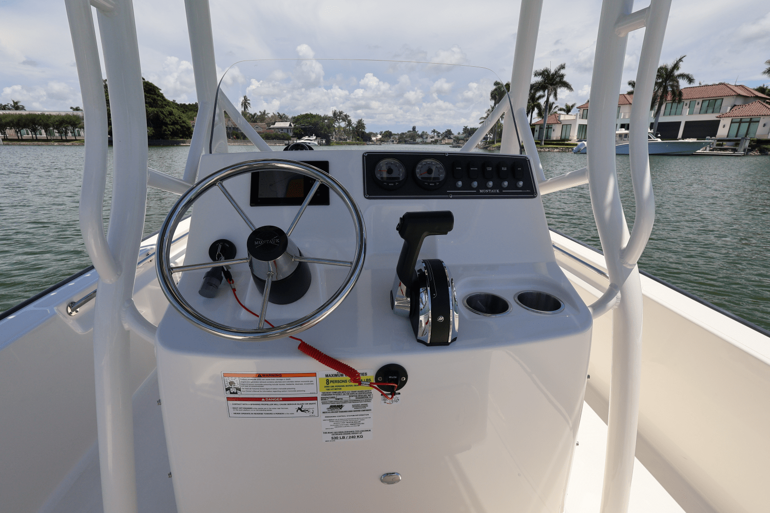 Slide: The Image of Boston Whaler 190 Montauk 2024 - 17