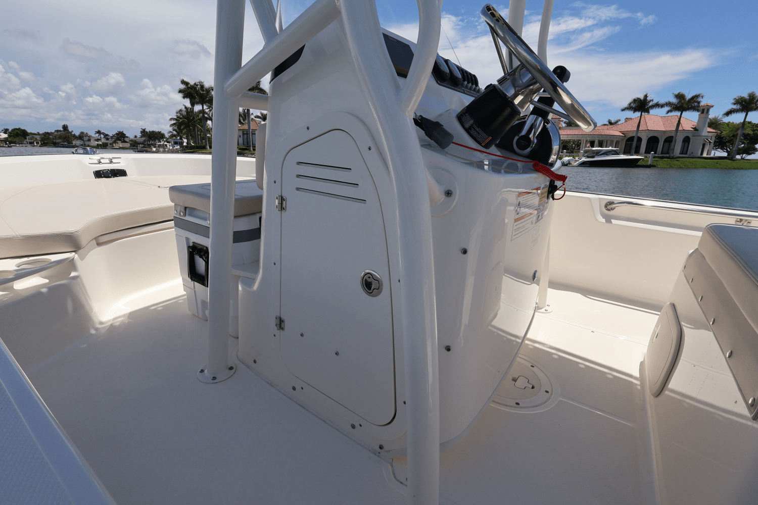 Slide: The Image of Boston Whaler 190 Montauk 2024 - 24