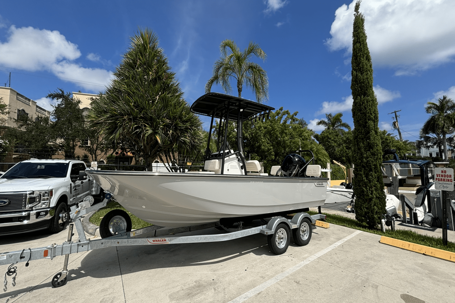 Slide: The Image of Boston Whaler 190 Montauk 2025 - 0