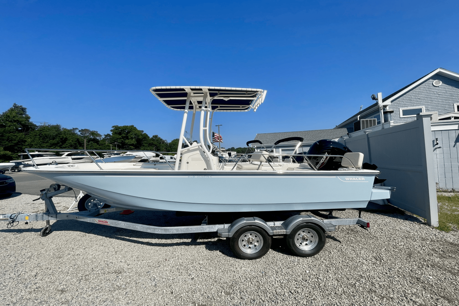 Slide: The Image of Boston Whaler 190 Montauk 2025 - 0
