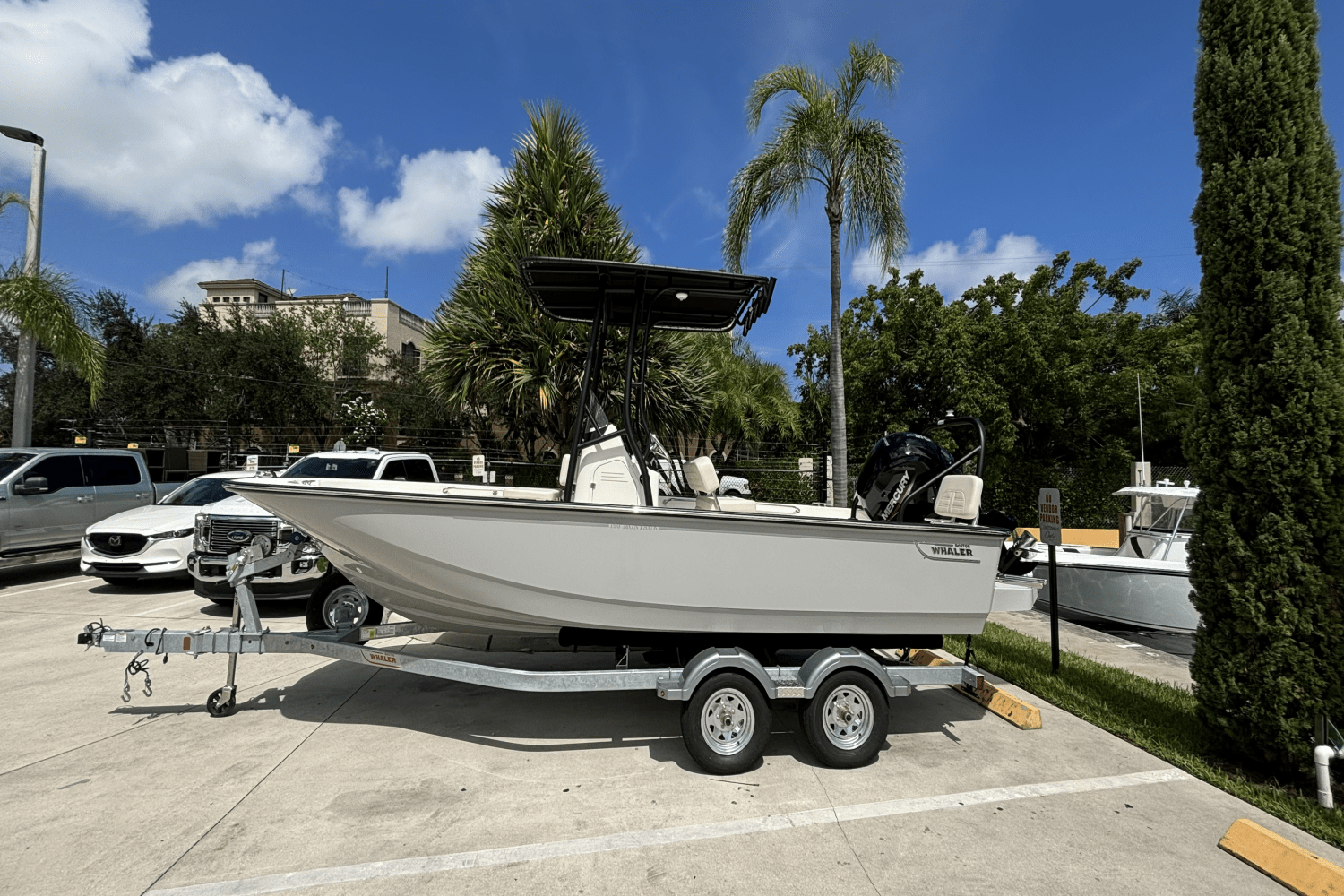 Slide: The Image of Boston Whaler 190 Montauk 2025 - 1