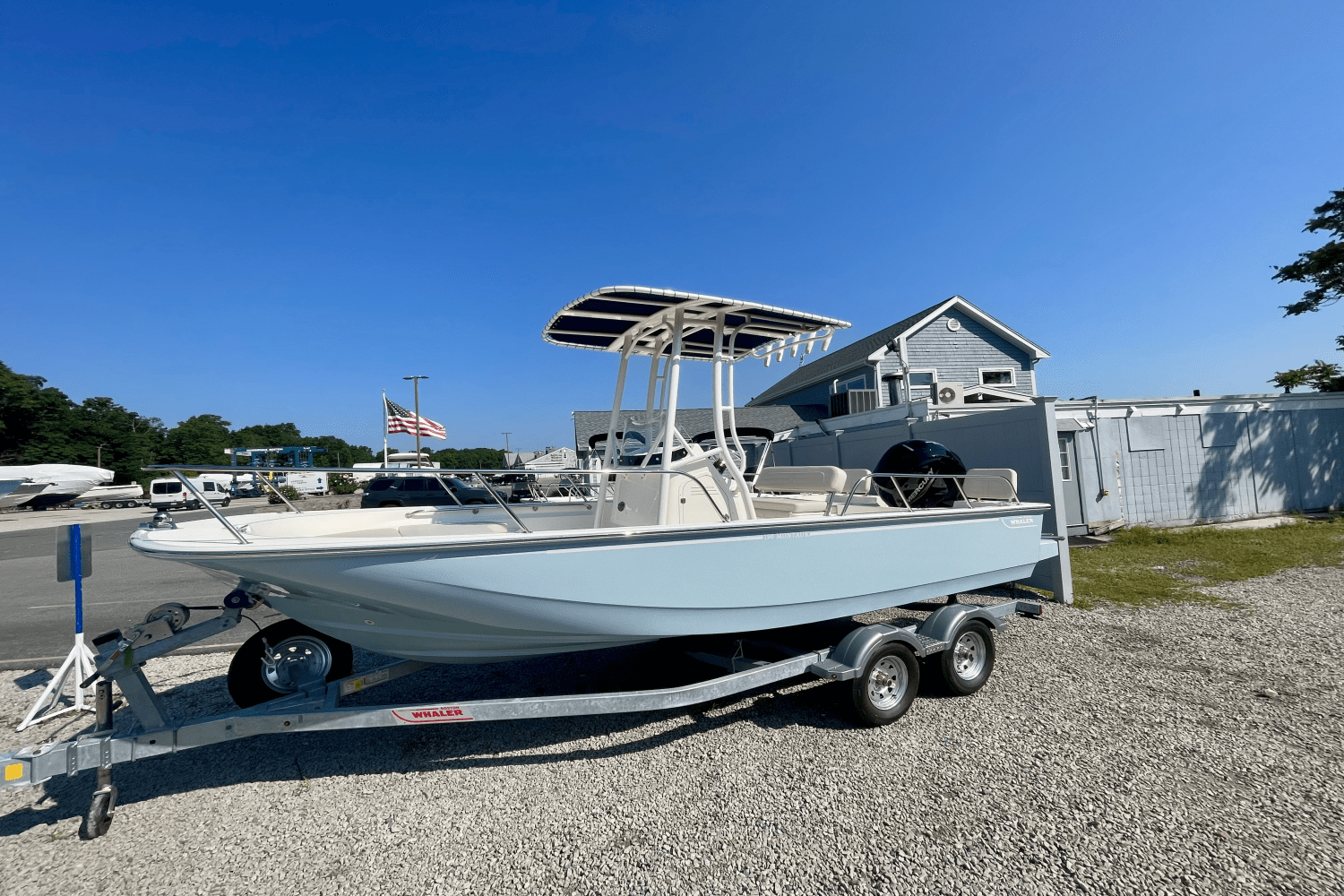 Slide: The Image of Boston Whaler 190 Montauk 2025 - 1