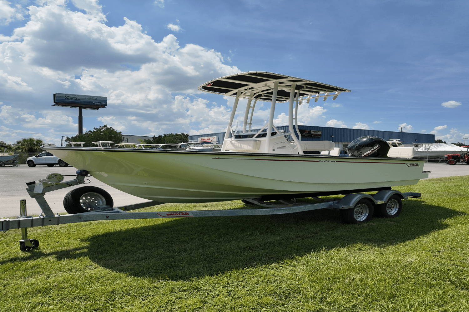 Slide: The Image of Boston Whaler 190 Montauk 2025 - 11