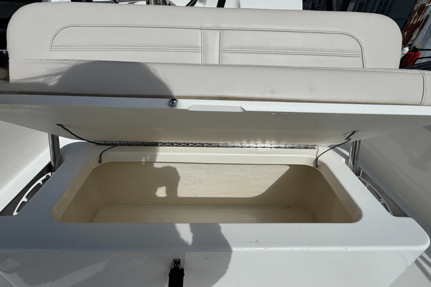 Slide: The Image of Boston Whaler 190 Montauk 2025 - 11