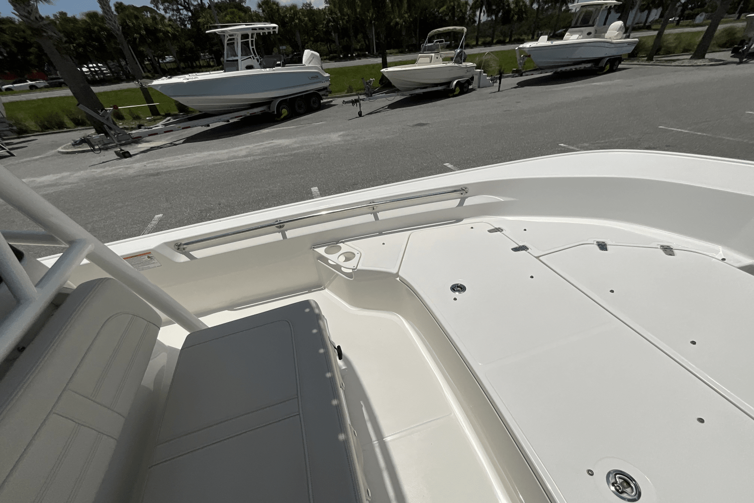 Slide: The Image of Boston Whaler 190 Montauk 2025 - 11