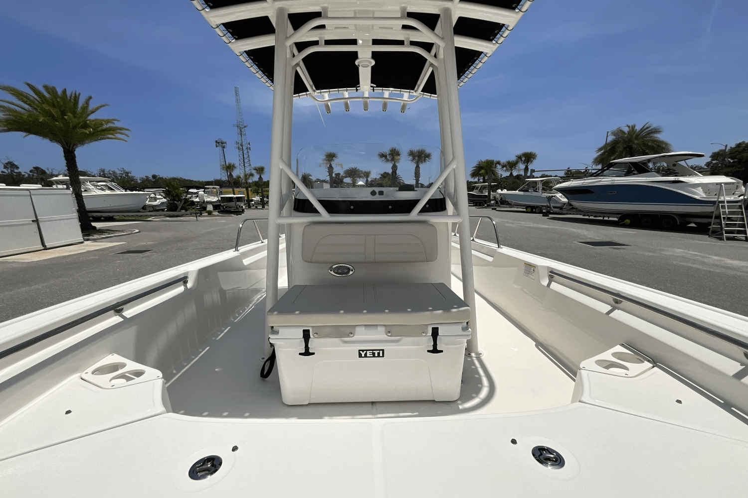 Slide: The Image of Boston Whaler 190 Montauk 2025 - 12