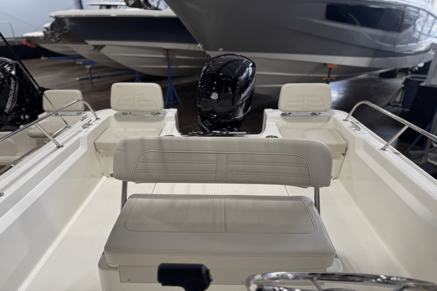Slide: The Image of Boston Whaler 190 Montauk 2025 - 13