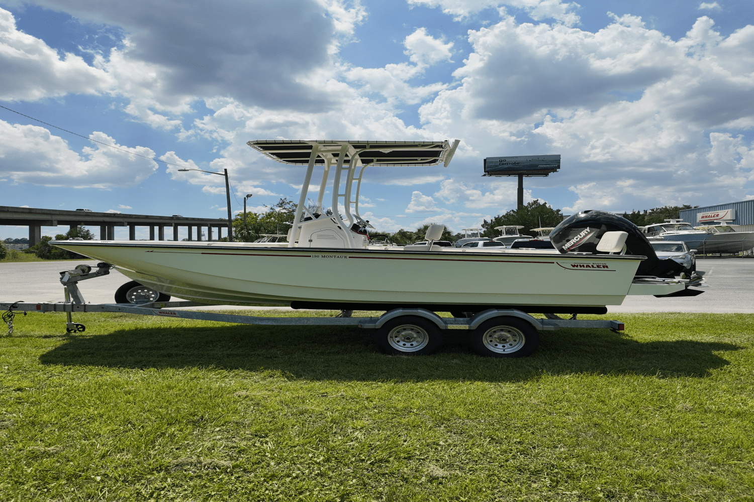 Slide: The Image of Boston Whaler 190 Montauk 2025 - 14