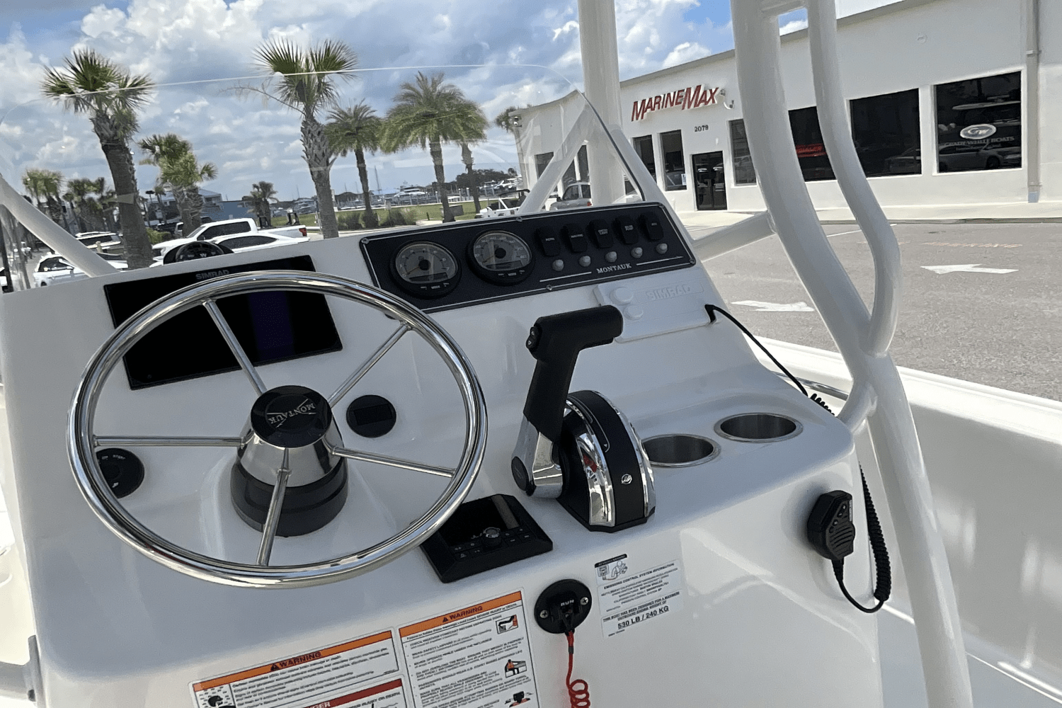 Slide: The Image of Boston Whaler 190 Montauk 2025 - 16