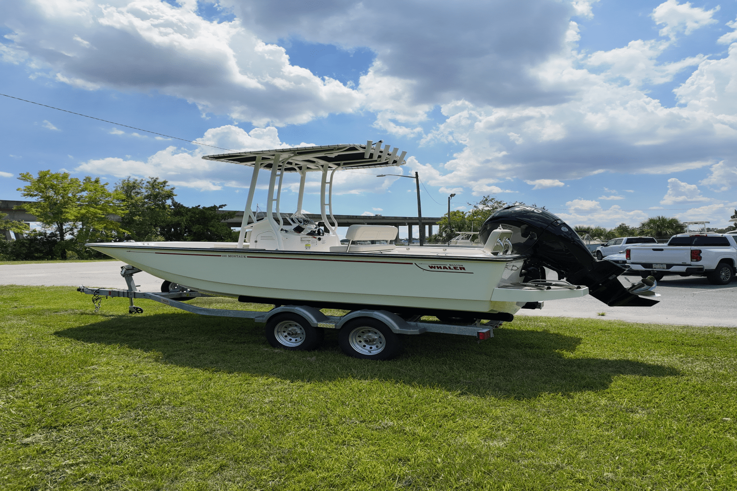 Slide: The Image of Boston Whaler 190 Montauk 2025 - 16