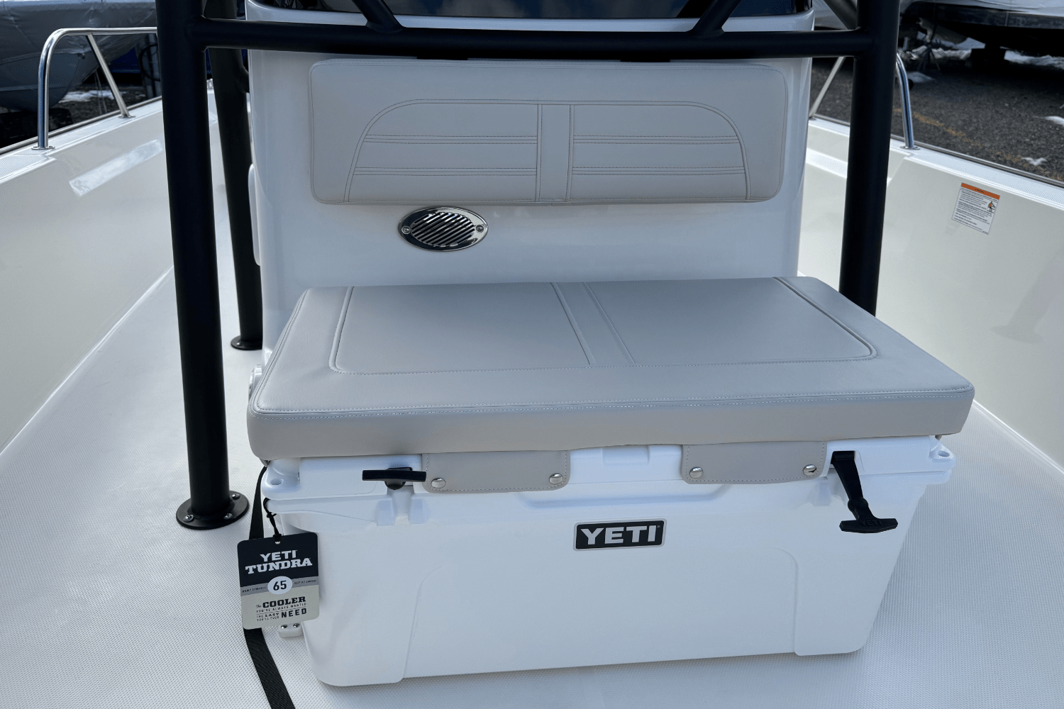 Slide: The Image of Boston Whaler 190 Montauk 2025 - 19