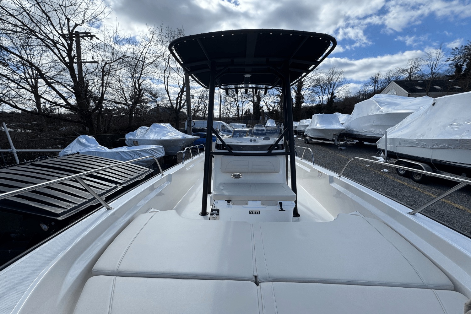 Slide: The Image of Boston Whaler 190 Montauk 2025 - 27