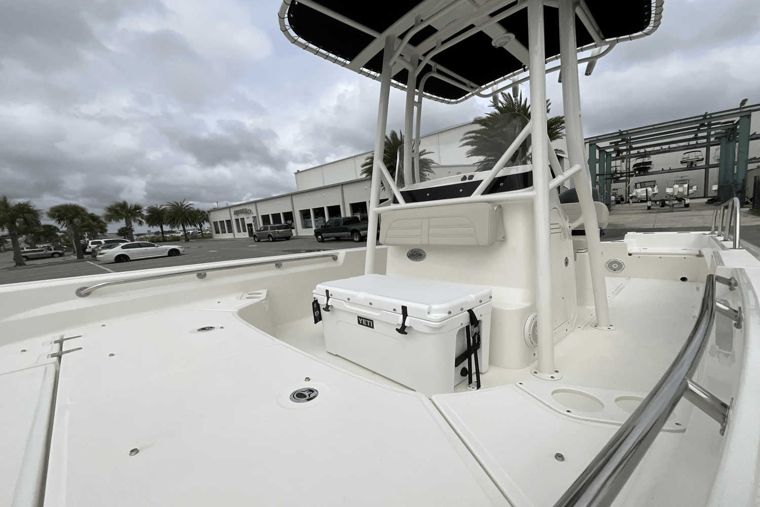 Slide: The Image of Boston Whaler 190 Montauk 2025 - 27