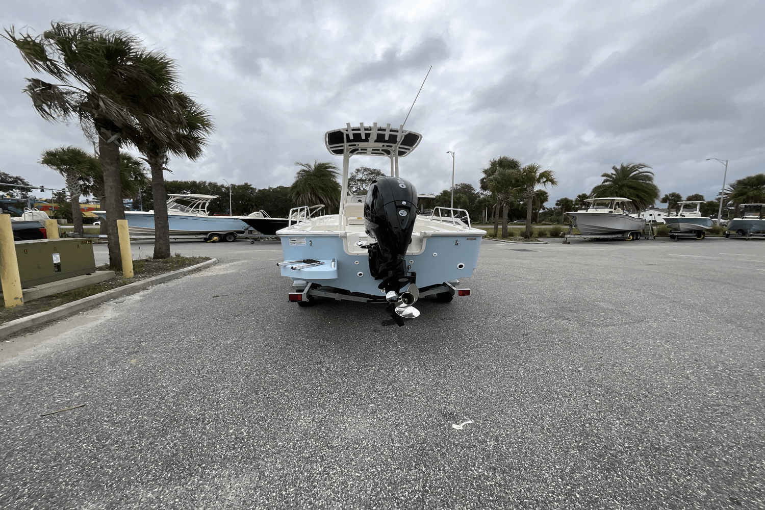 Slide: The Image of Boston Whaler 190 Montauk 2025 - 28