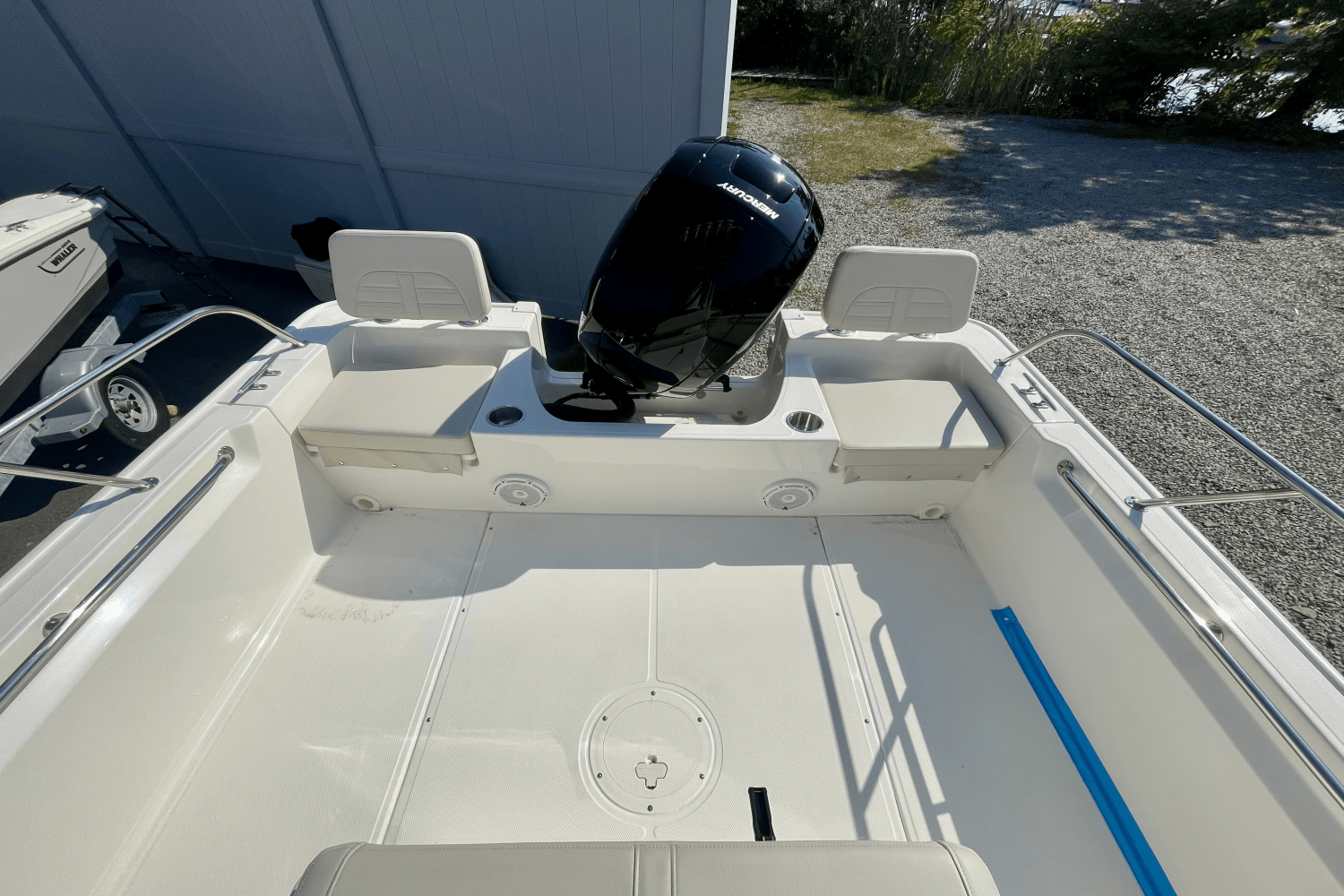 Slide: The Image of Boston Whaler 190 Montauk 2025 - 3
