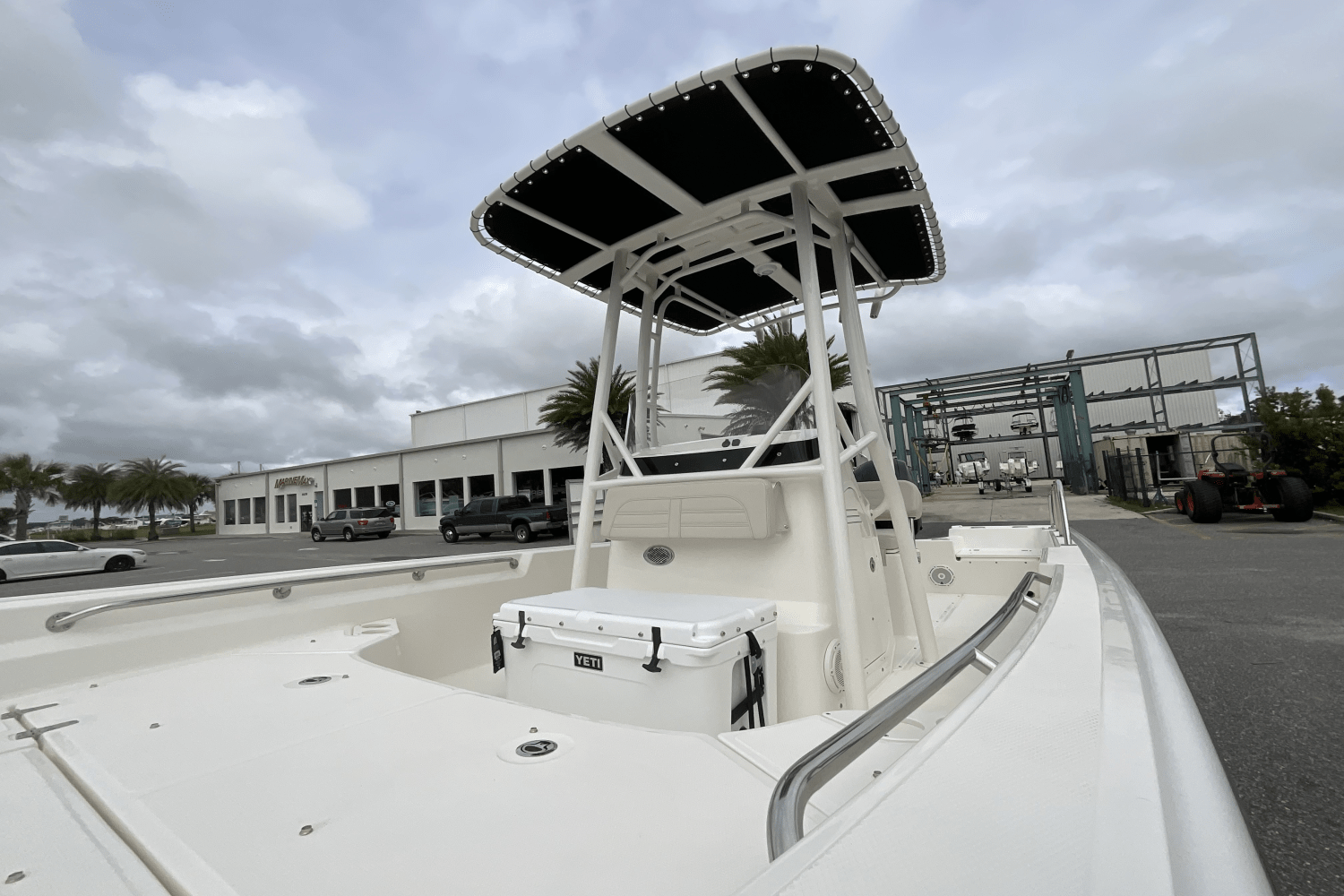 Slide: The Image of Boston Whaler 190 Montauk 2025 - 34