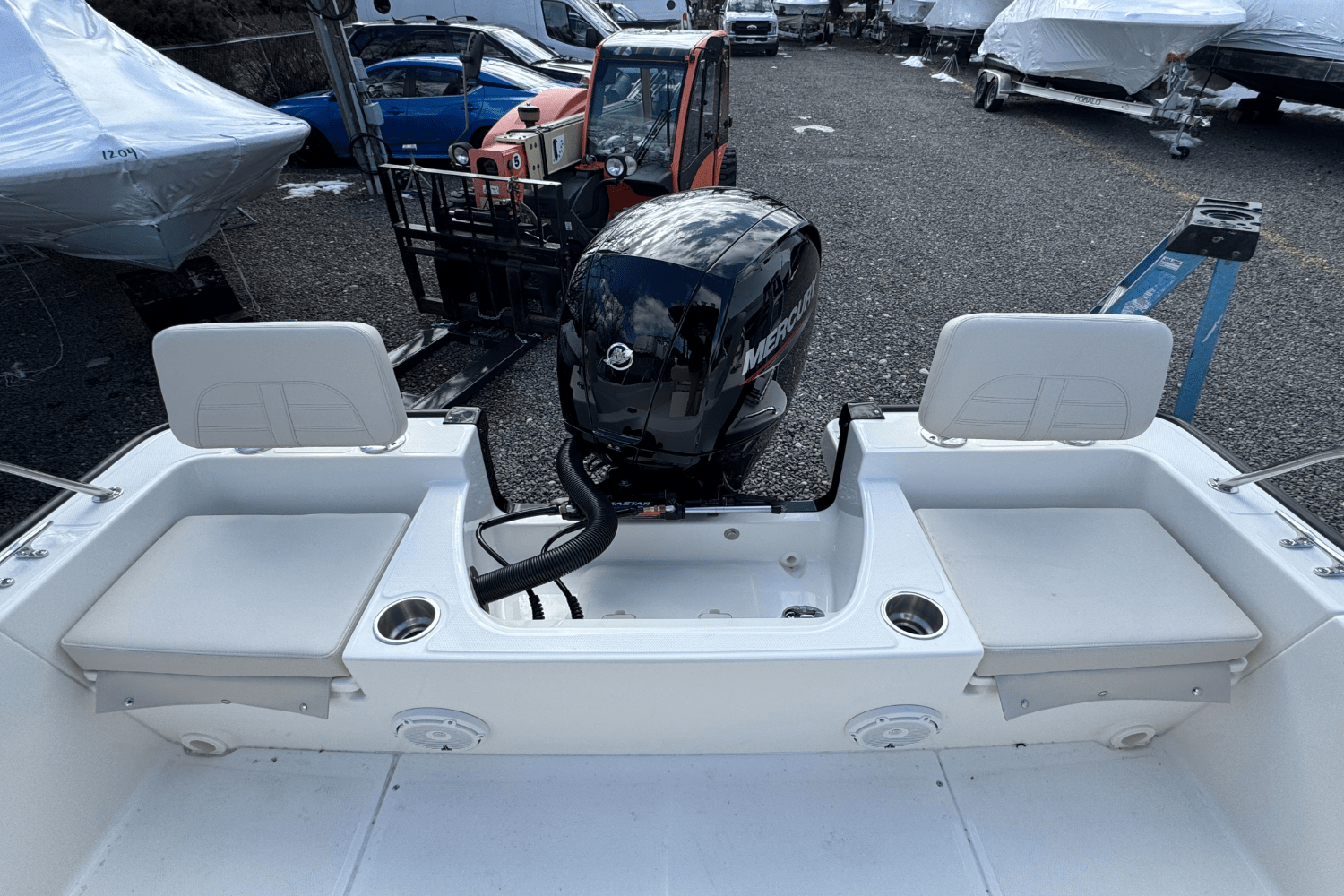 Slide: The Image of Boston Whaler 190 Montauk 2025 - 4
