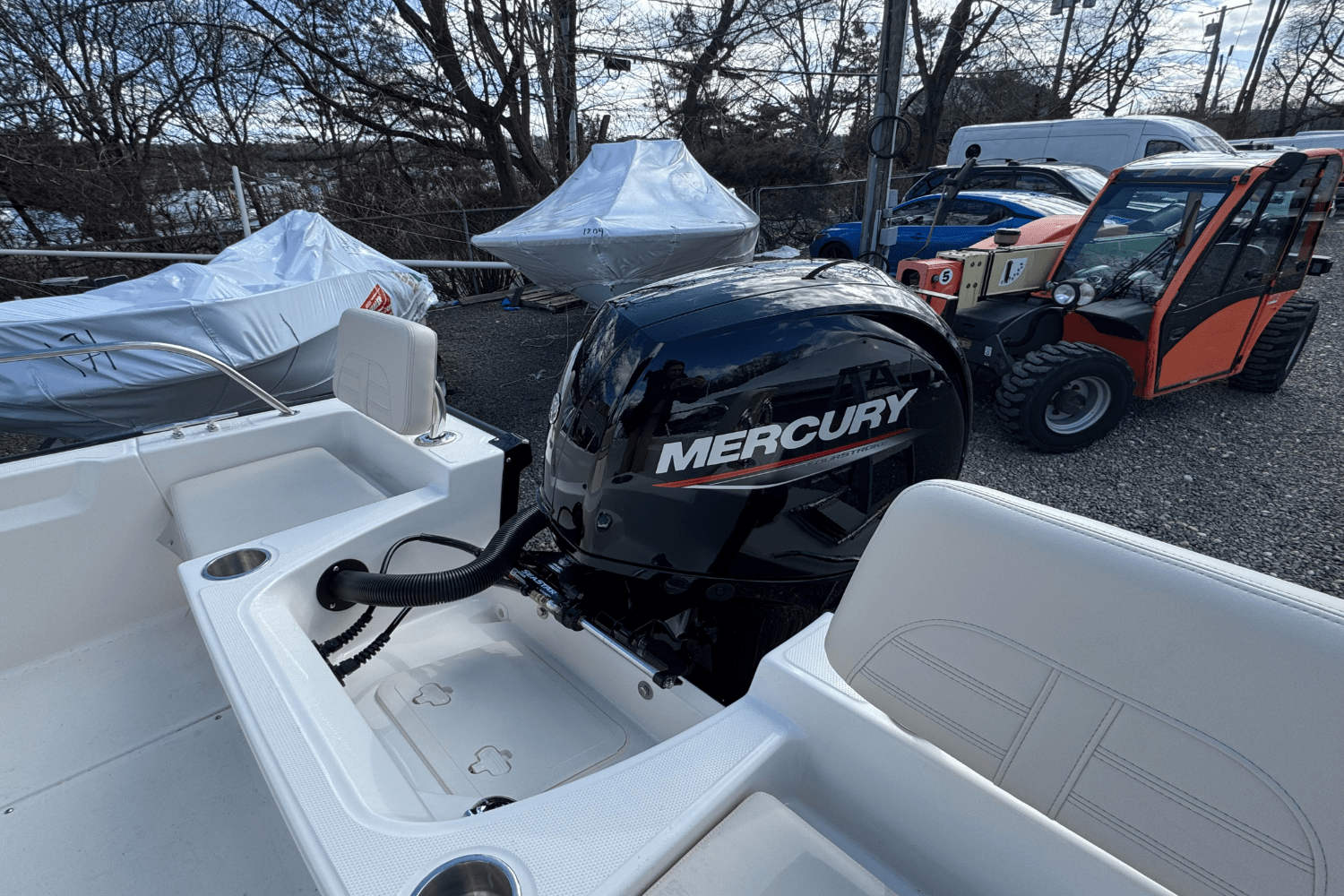 Slide: The Image of Boston Whaler 190 Montauk 2025 - 5