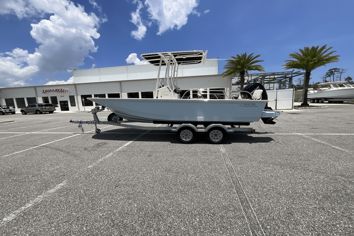 Slide: The Image of Boston Whaler 190 Montauk 2025 - 5